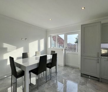 The Street - Photo 2