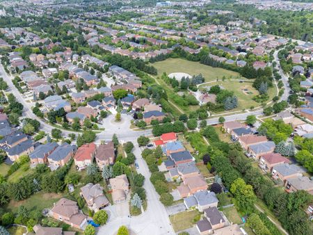 For Lease - 161 Devonsleigh Boulevard Unit# Lower, Richmond Hill, Ontario - Photo 3