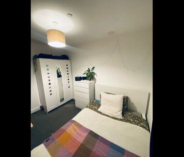 Room in a Shared Flat, Connaught Heights, E16 - Photo 4