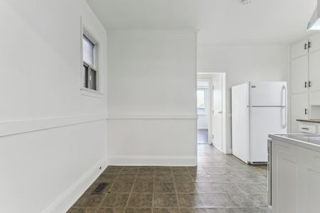 For Lease - 279 Cedarvale Avenue Unit# Upper, Toronto, Ontario - Photo 4