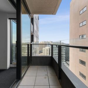 Delightful inner-city pad ready to call yours! - Photo 3