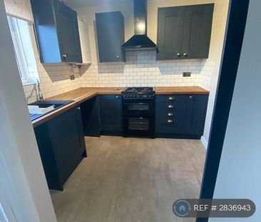 3 bedroom end of terrace house to rent - Photo 3