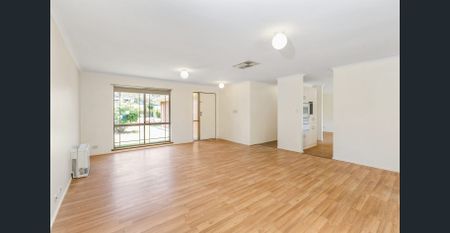 Spacious 4-Bedroom Family Home with Ducted Air Conditioning & Large Backyard - Photo 2