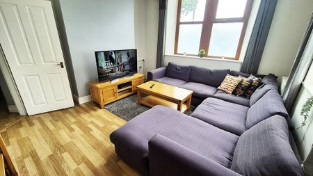 6 bedroom terraced house to rent - Photo 4