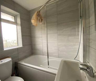 4 bedroom semi-detached house to rent - Photo 6