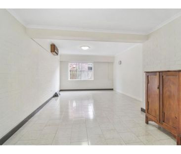 2 / 45 Brentwood Avenue, Figtree, NSW 2525 - Photo 1