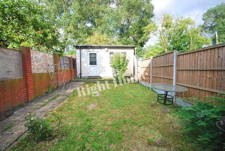 Bridgewater Road, Wembley, Middlesex, HA0 - Photo 5