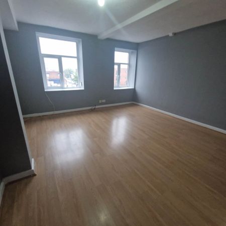 Price £900 pcm - Available Now - Unfurnished - Photo 2