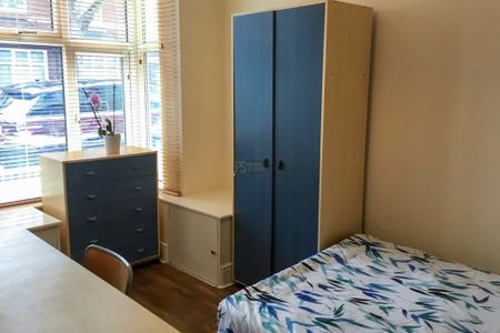 210 Tiverton Road - Photo 3