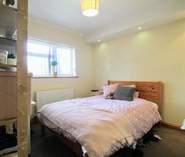 6 bedroom semi-detached house to rent - Photo 4