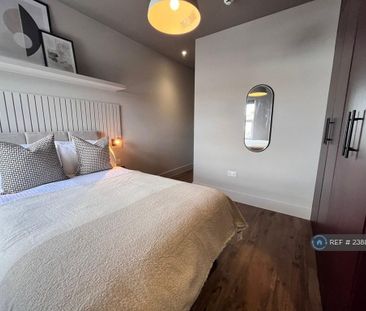 1 bedroom in a house share to rent - Photo 2