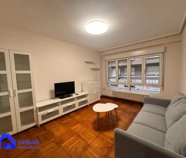 Alquiler de piso en Calle Montes del Sueve - Photo 3