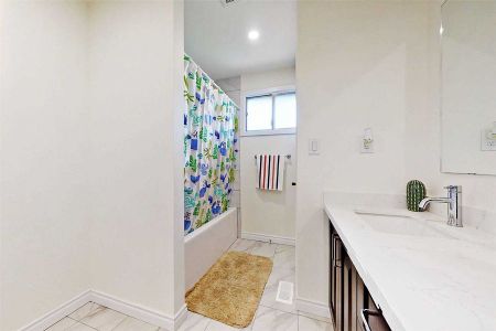 For Lease - 68 Gretman Crescent, Markham, Ontario - Photo 2