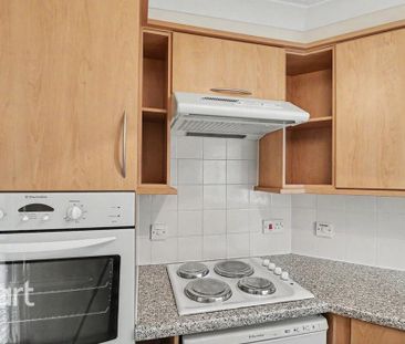 1 bedroom retirement property to rent - Photo 6