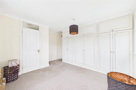 4 bedroom detached house to rent - Photo 5