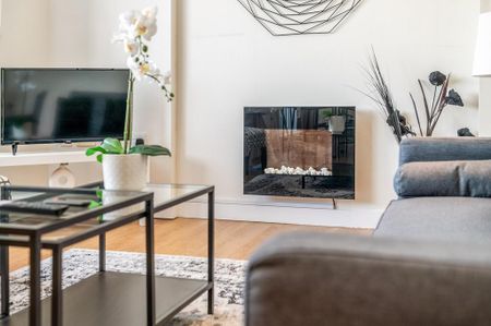 3 bedroom flat to rent - Photo 4