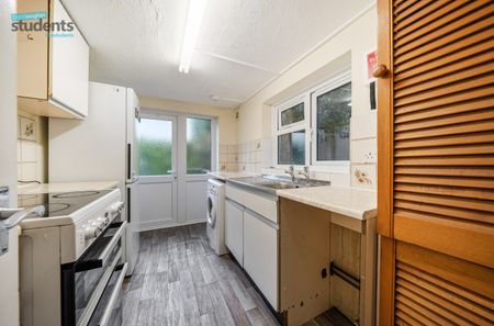 3 bedroom terraced maisonette to rent - Photo 3