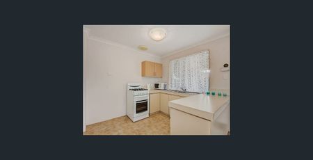 Family Home in Quiet Position - Photo 4