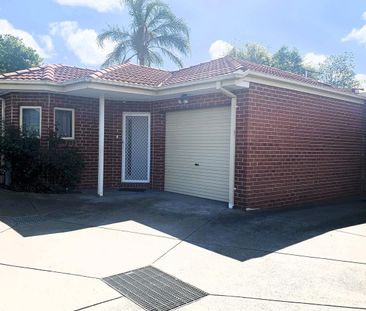 NEAT & TIDY 2 BEDROOM UNIT! - Photo 4