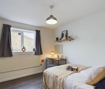 1 bedroom in a house share to rent - Photo 1