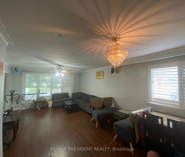 Detached Home For Lease | W9038936 - Photo 5