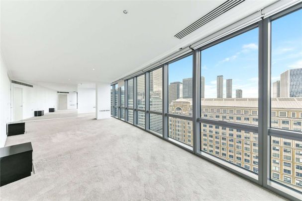 An extremely spacious two bedroom duplex apartment located on the 21st and 22nd floors of the ever popular No 1 West India Quay. - Photo 1