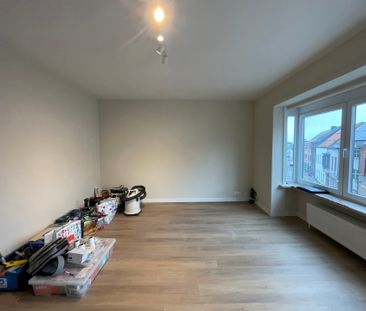 ZOTTEGEM - Gerenoveerd appartement vlakbij het station. - Foto 2