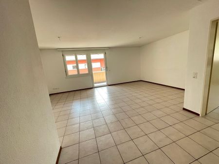 Rent a 4 ½ rooms apartment in Roveredo - Photo 4