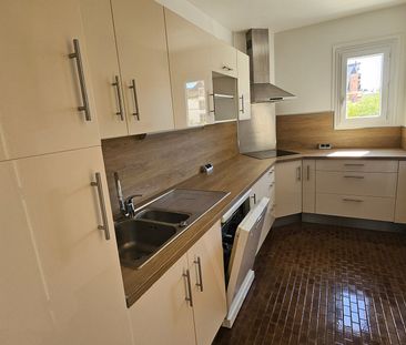 Location Appartement 4 pièces 74m² FONTAINEBLEAU 77300 - Photo 4