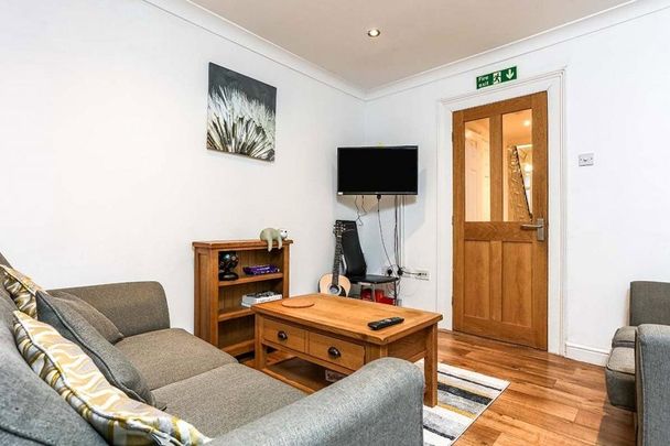 1 bedroom in a house share to rent - Photo 1