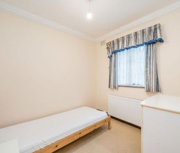 3 bedroom flat to rent - Photo 3
