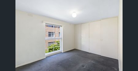 Light, bright and spacious one bedroom apartment - Photo 5