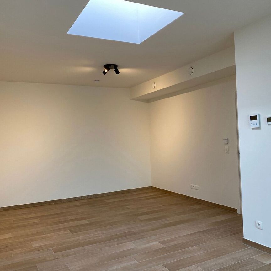 NIEUWBOUW !!! Prachtig energiezuinig (BEN - EPC 11) appartement op de 3de verdieping met autostaanplaats, gelegen op een toplocatie in het centrum van Diegem. - Photo 1