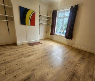 Terraced House to rent on - Photo 5