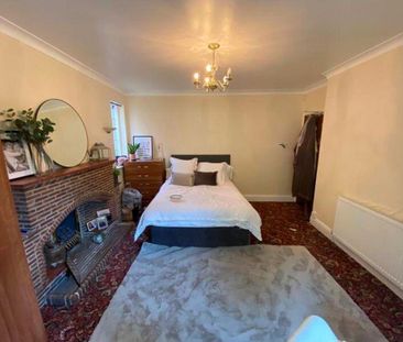 6 bedroom house to rent - Photo 2