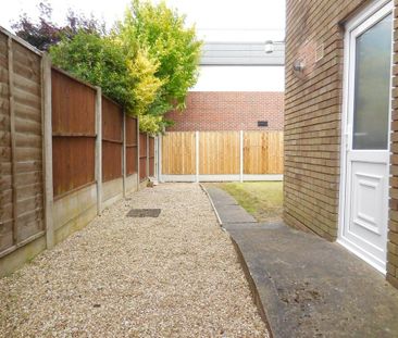 3 bedroom semi-detached house to rent - Photo 5