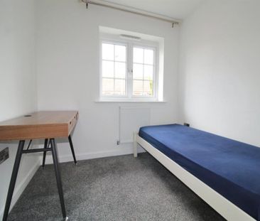 3 Bedroom Semi Detached To Let - Photo 3