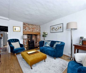A Grade II period cottage in the heart of Henley close to the River... - Photo 5