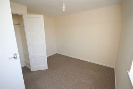 2 bedroom semi-detached house to rent - Photo 3