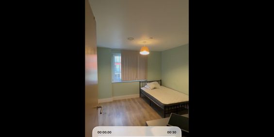 Room in a Shared Flat, Jigger Mast House, SE18 - Photo 3