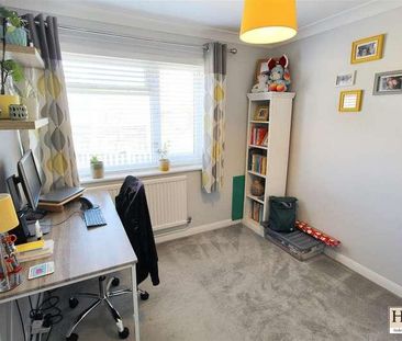 Blackberry Way, Red Lodge, IP28 - Photo 3