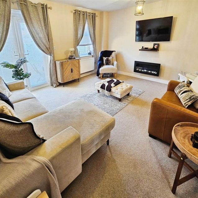 3 Bedroom House to Rent in Livingstone Road, Corby, NN18 - Photo 1