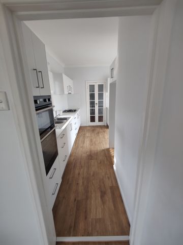 East Brisbane - Photo 2