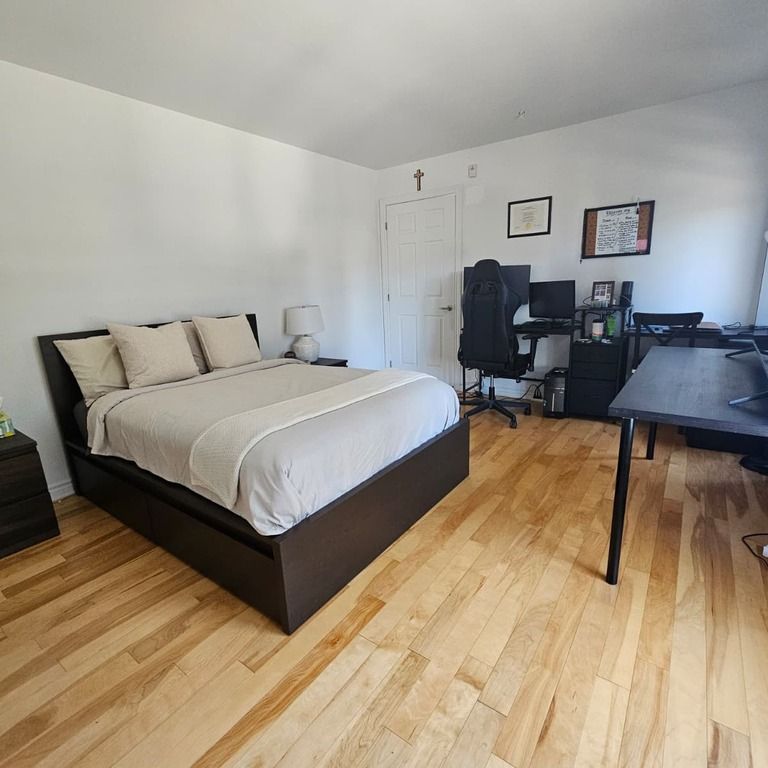 Grand Condo 4 1/2 Meublé à Louer! - Photo 1