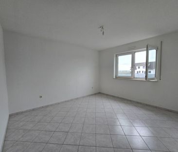 Helle, renovierte, 2 Zi. Wohnung mit Balkon, EBK und Stellplatz - Foto 2