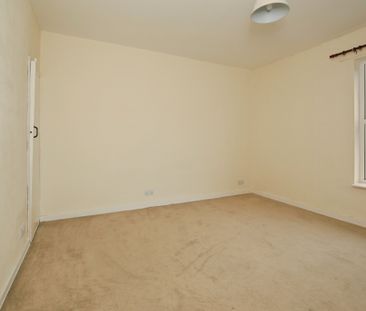 Three-bedroom terraced house with garden near city centre, Peterbor... - Photo 5