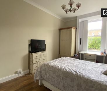 Room for rent in 5-bedroom house in Dublin - Photo 3