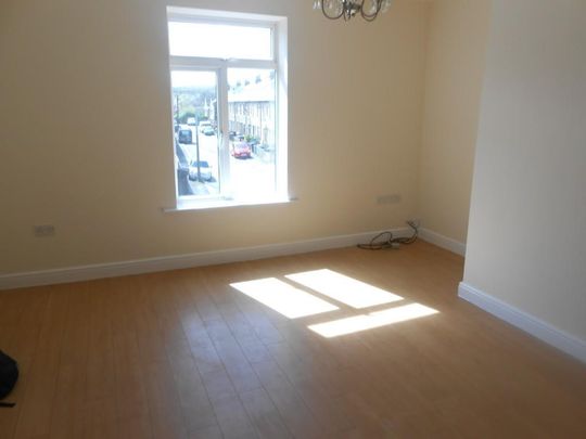 3 bedroom flat to rent - Photo 1