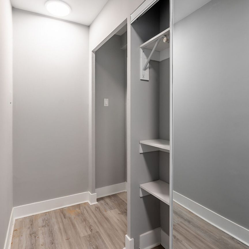 5765 Cote-St-Luc Road, Montréal, QC - Photo 1