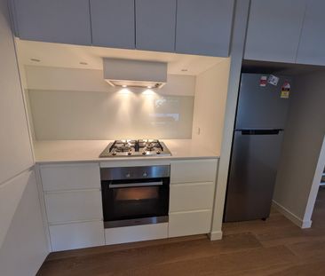 Beautiful High Class Furnished Unit w/ Incredible Scenic Views - Photo 5